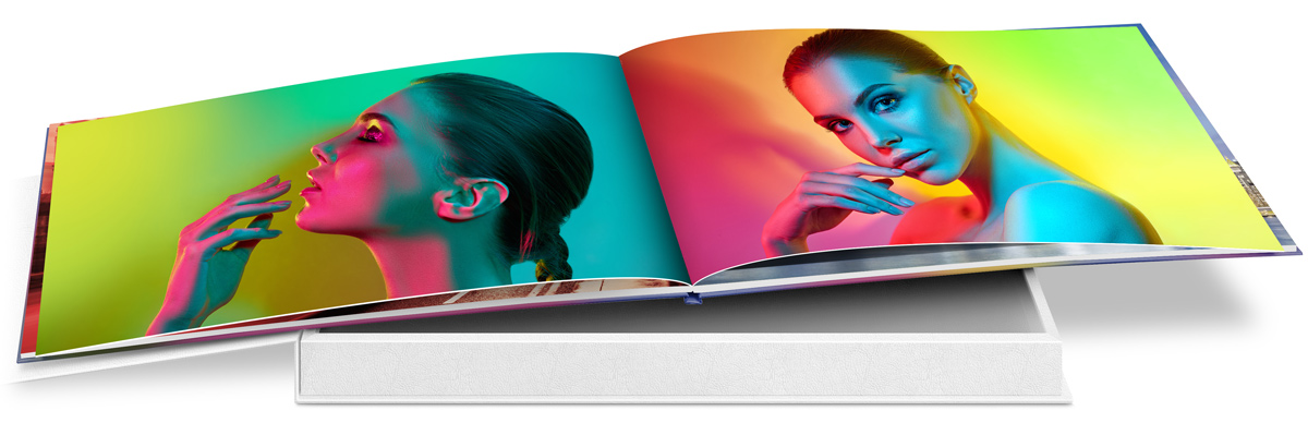 Fotobuchberater.de empfiehlt das HighEnd Fotobuch von Saal Digital. Entdecken Sie das Fotobuch sowie die vielfältigen Konfigurations- und Gestaltungsmöglichkeiten.